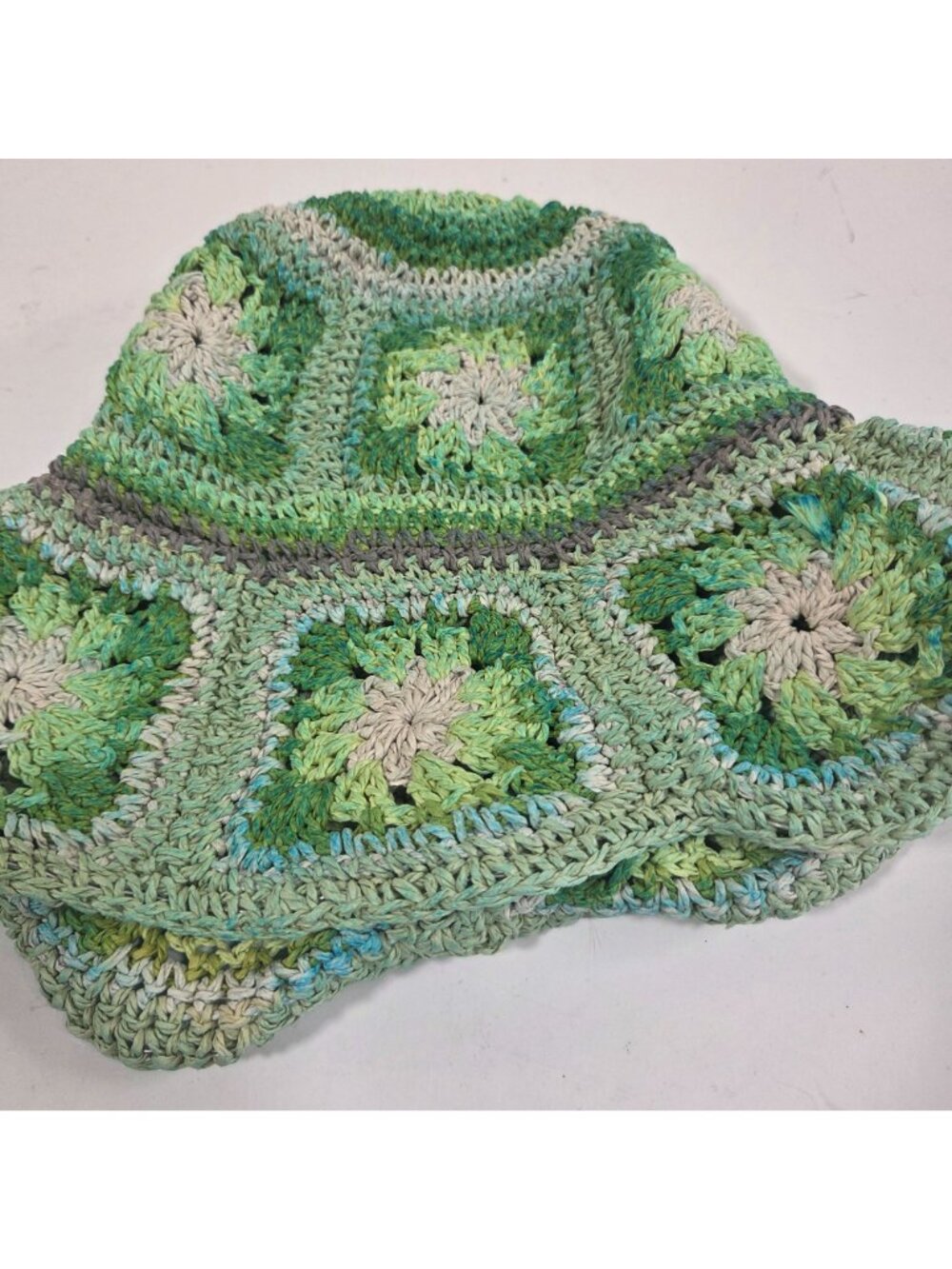 Steve Madden Green Crochet Bucket Hat - Picture 4 of 10